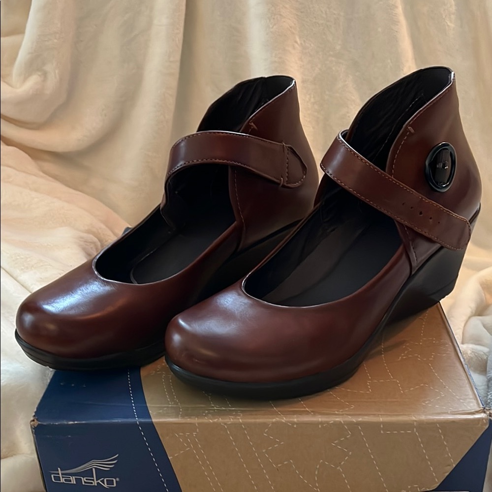 Dansko Women's Brown Mary Jane Shoes